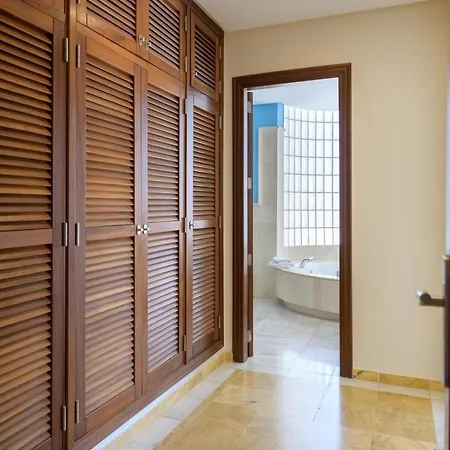 Hipoclub Villas, Faro Park 206 וילה